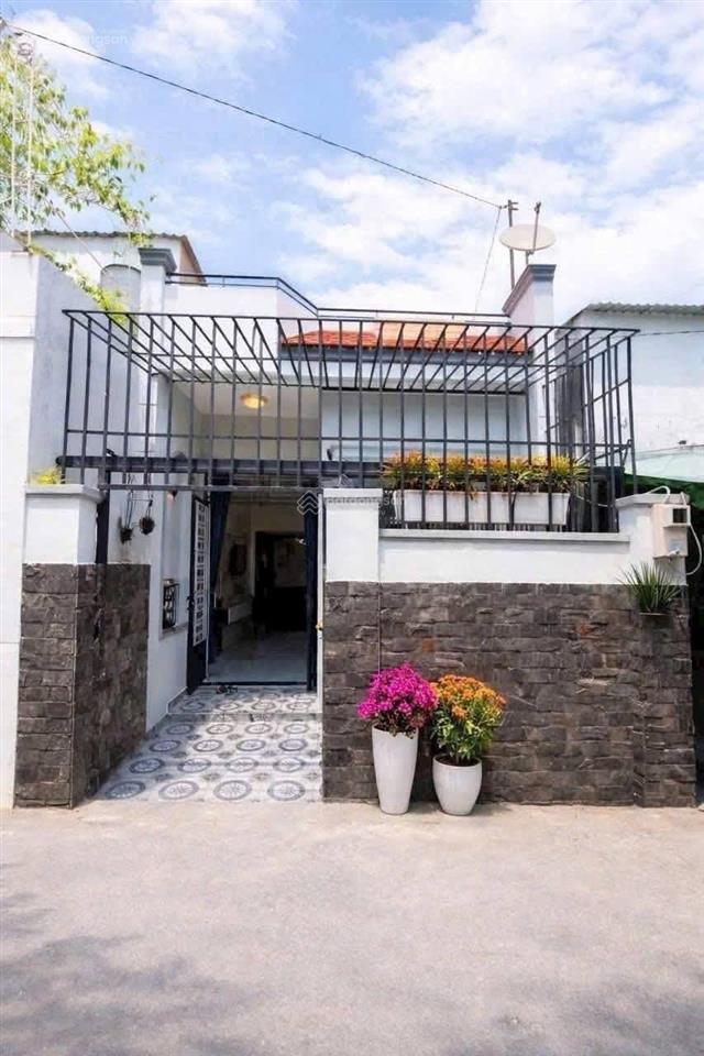 Bán nhà trần văn mười 63m2 shr sau lưng trường tiểu học trần văn mười đang cho thuê 9tr/tháng