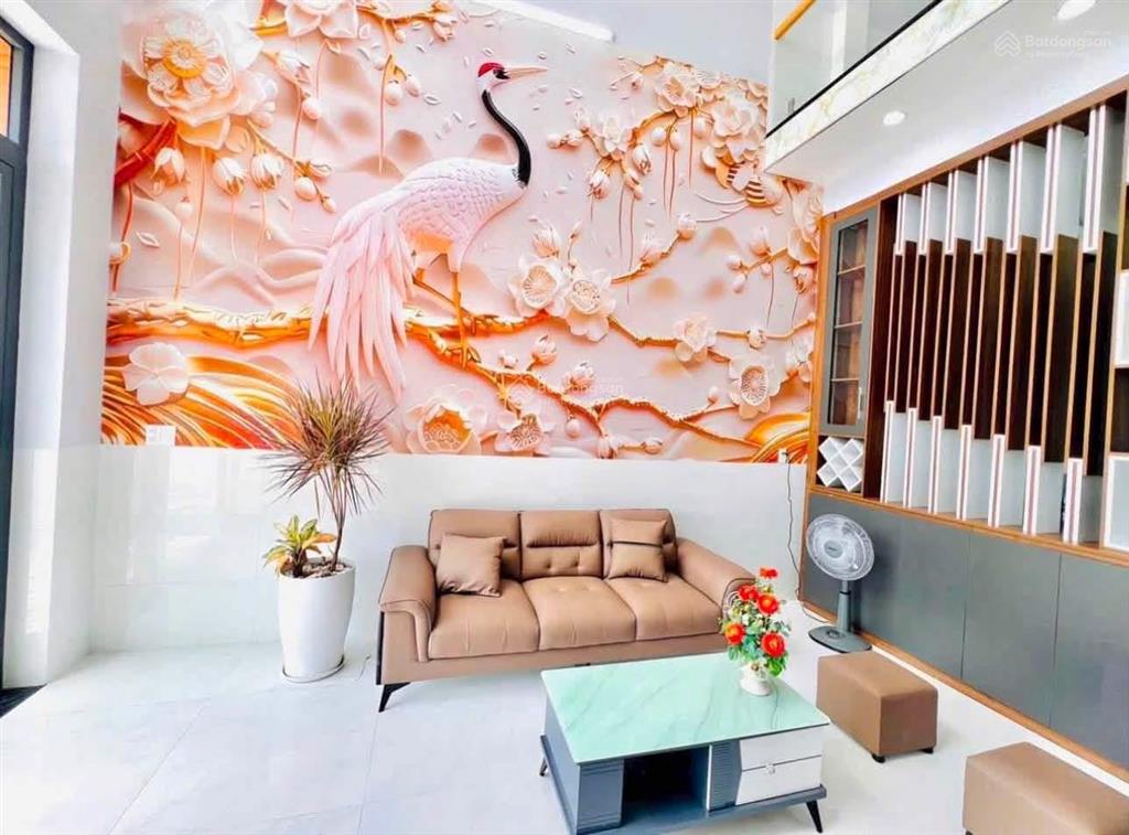 Cần bán căn nhà ngay sau lưng chợ phú lạc 80m2 shr cách kdc phong phú 4 chỉ 200m ra ql50 chỉ 2p