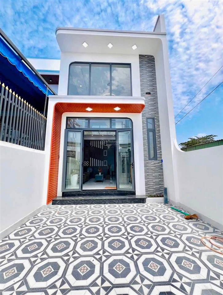 Cần bán căn nhà ngay sau lưng chợ phú lạc 80m2 shr cách kdc phong phú 4 chỉ 200m ra ql50 chỉ 2p