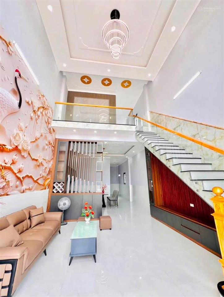 Cần bán căn nhà ngay sau lưng chợ phú lạc 80m2 shr cách kdc phong phú 4 chỉ 200m ra ql50 chỉ 2p