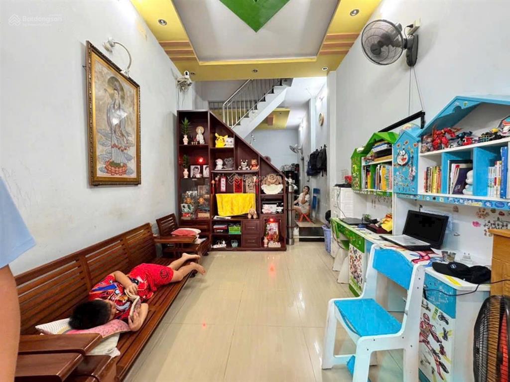 Bán nhà hxh quay đầu ngay lê quang định dt 50m2 shr hiện đang cho thuê 8tr/tháng hoàn công đầy đủ