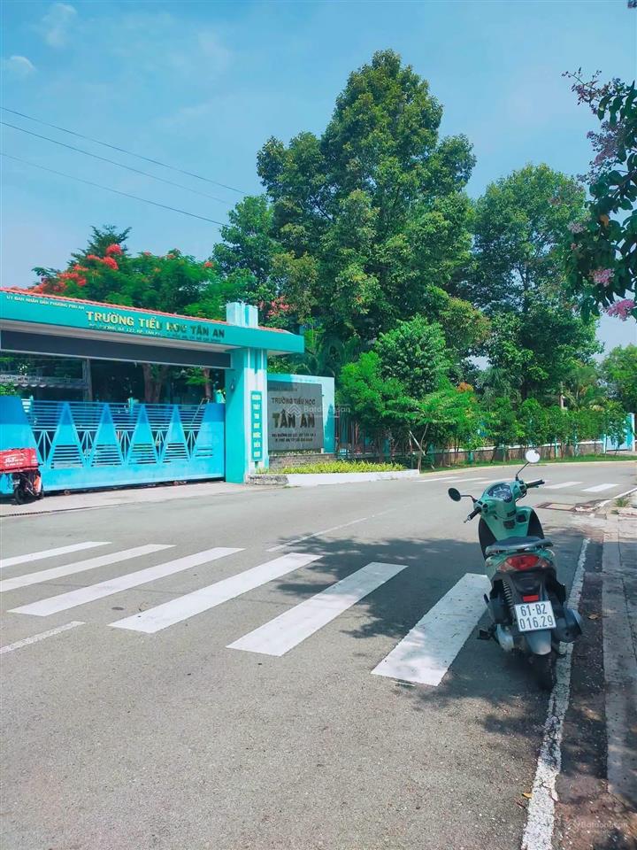 Giá chỉ 1ty380tr sở hữu ngay mặt tiền dx127 tân an dt 92m2 shr ngay sát chợ bến thế vị trí cực đẹp