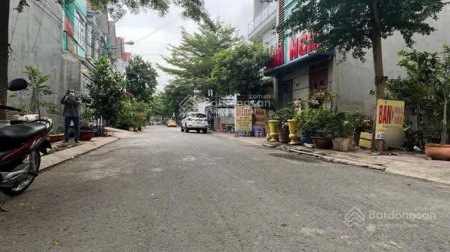 Chính chủ gửi bán lô đất 65m2 shr nằm ngay khu nhà ở bình chuẩn đường trước đất 6m dân cư đông đúc