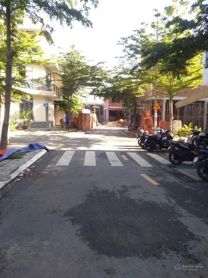 Chính chủ gửi bán lô đất 65m2 shr nằm ngay khu nhà ở bình chuẩn đường trước đất 6m dân cư đông đúc