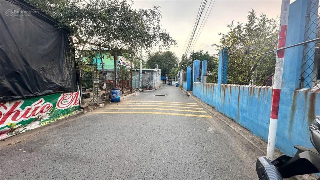 Bán dãy trọ 126m2 1 kiot và 4 phòng trọ ngay làng đại học quốc gia đang cho thu nhập 9tr/tháng