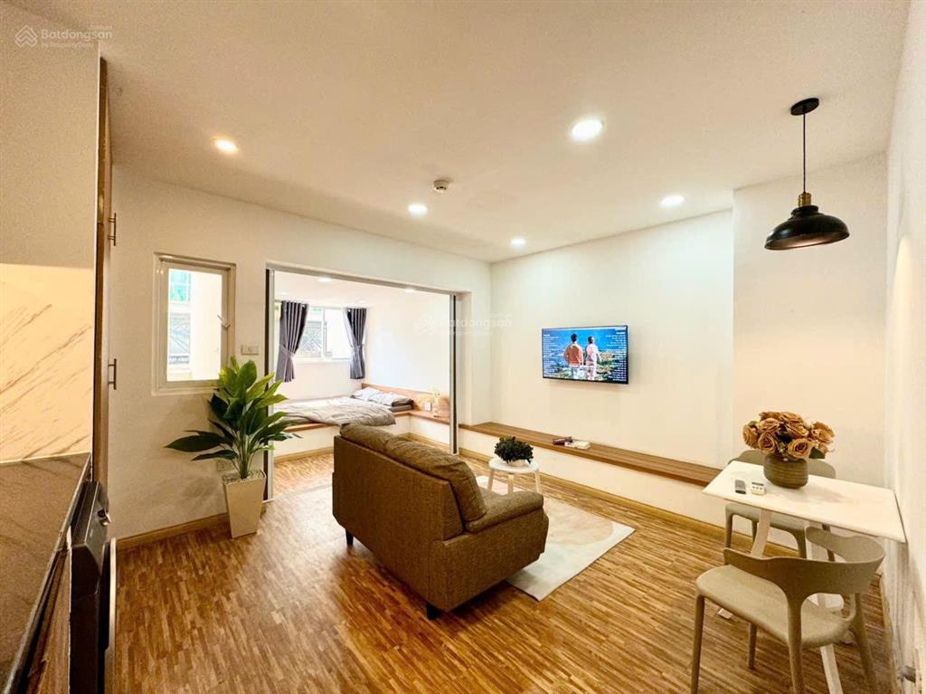 Cho thuê căn hộ full nội thất có máy giặt riêng ngay chợ tân địnhtoà viettelcông viên lê băn tám