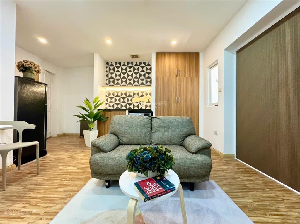 Cho thuê căn hộ full nội thất có máy giặt riêng ngay chợ tân địnhtoà viettelcông viên lê băn tám