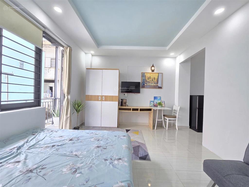 Căn hộ 1 phòng ngủ bancol tách bếp ngay viện isb, thảo cầm viên, chợ tân định, công viên lê văn tám