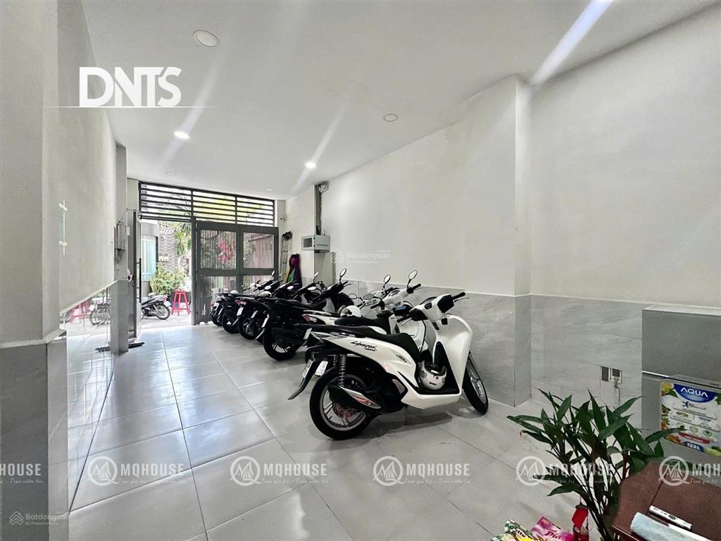 Cho thuê căn hộ phù hợp ở 3 người ngay đại học ueh, viện isb, công viên lê văn tám, chợ tân định