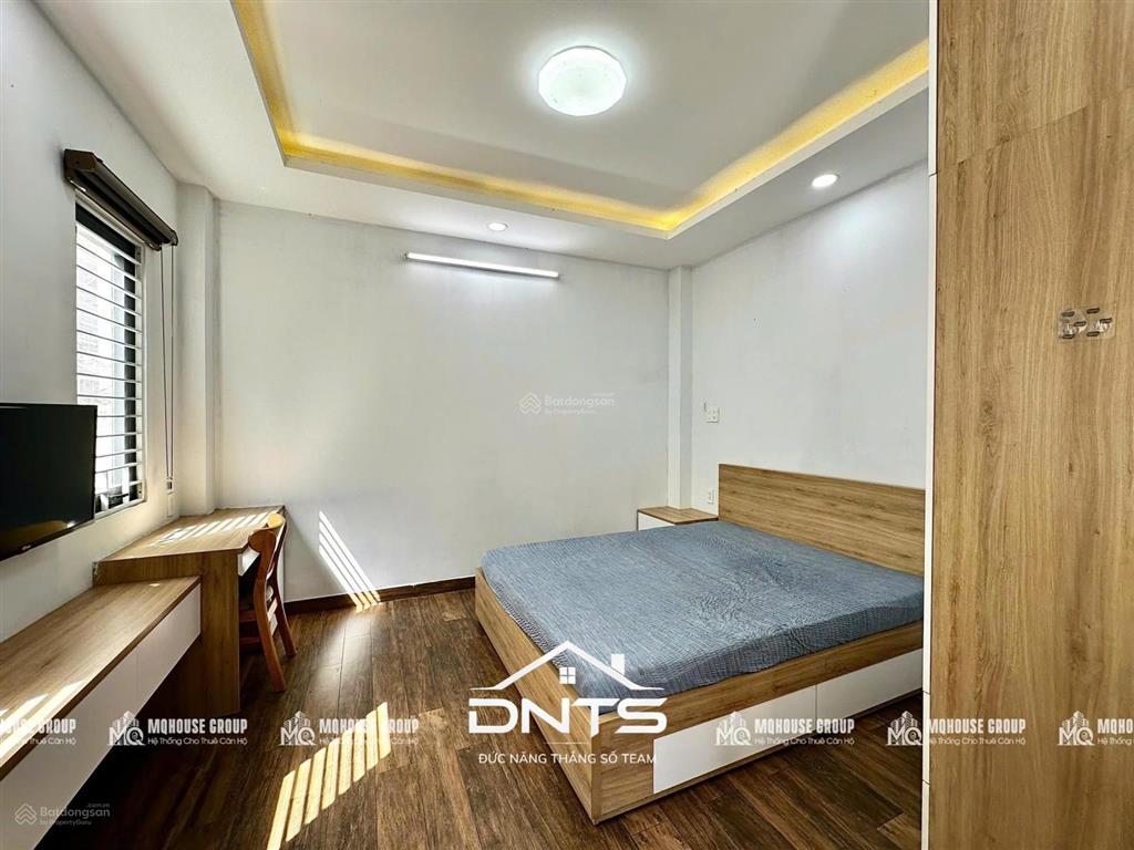 Cho thuê căn hộ ban công full nội thất ngay công viên lê văn tám, chợ tân định, viện isb, ueh