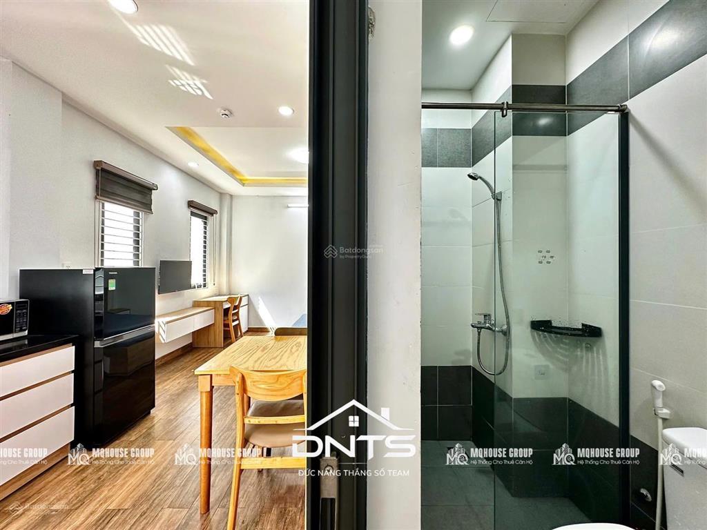 Cho thuê căn hộ ban công full nội thất ngay công viên lê văn tám, chợ tân định, viện isb, ueh