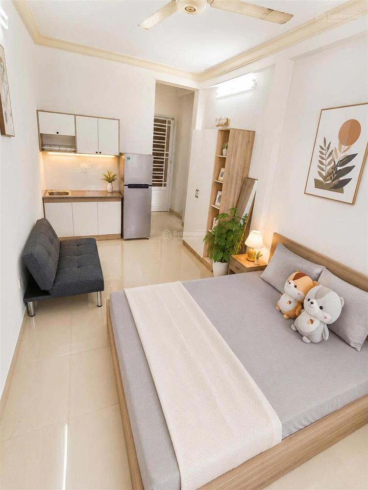 Cho thuê căn hộ full nội thất có bancol ngay chợ tân định, isb, ueh, công viên lê văn tám