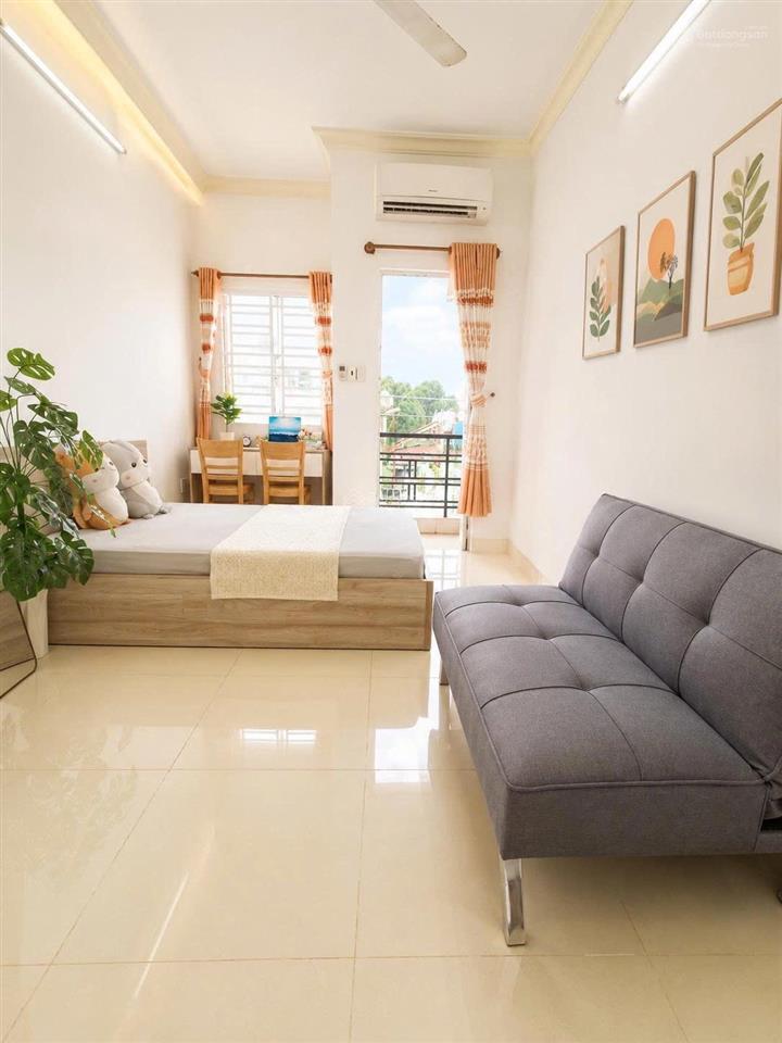 Cho thuê căn hộ full nội thất có bancol ngay chợ tân định, isb, ueh, công viên lê văn tám