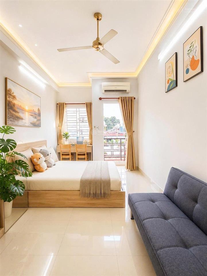 Cho thuê căn hộ full nội thất có bancol ngay chợ tân định, isb, ueh, công viên lê văn tám