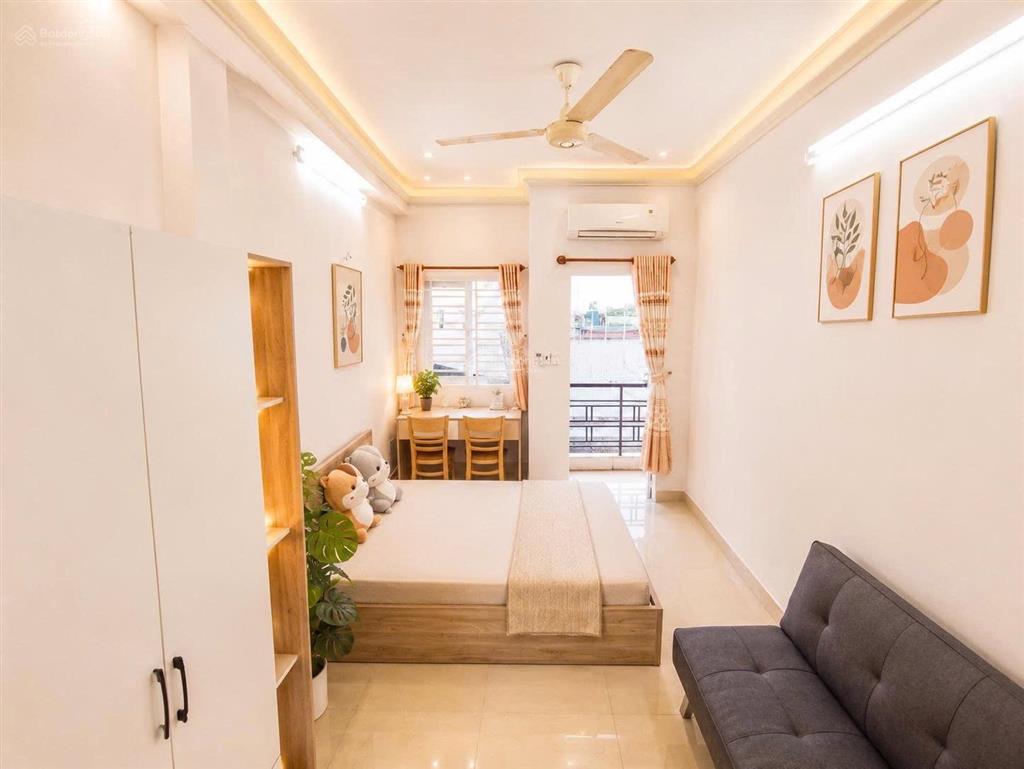 Cho thuê căn hộ full nội thất có bancol ngay chợ tân định, isb, ueh, công viên lê văn tám