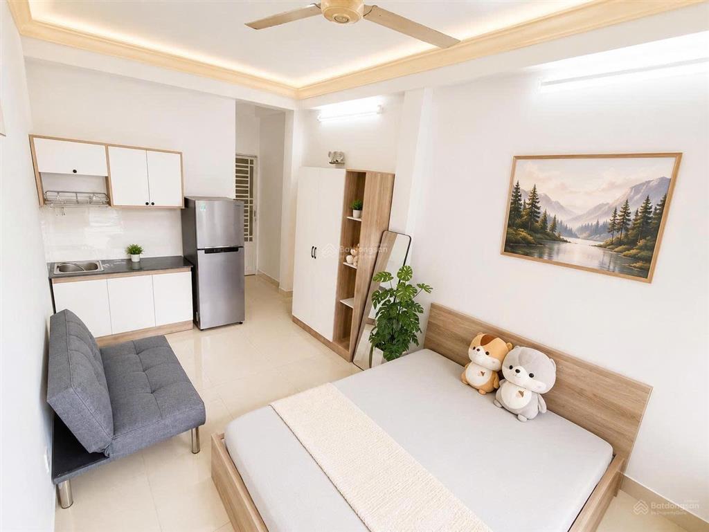 Cho thuê căn hộ full nội thất có bancol ngay chợ tân định, isb, ueh, công viên lê văn tám