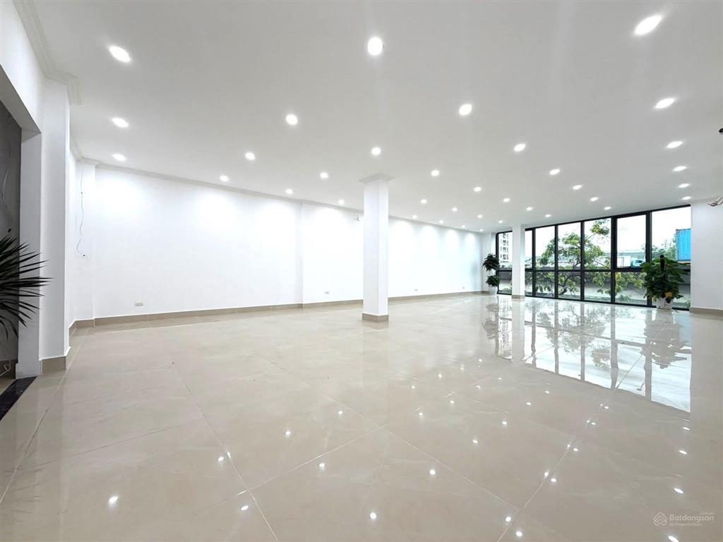 Bán nhà mặt phố linh đàm  nguyễn xiển, dt 127m*6t thang máy, mt 8m, vỉa hè, kinh doanh.