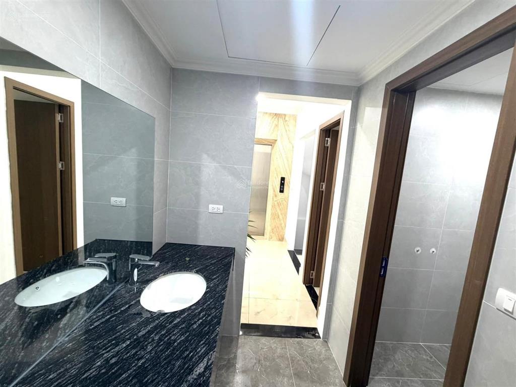 Bán nhà mặt phố linh đàm  nguyễn xiển, dt 127m*6t thang máy, mt 8m, vỉa hè, kinh doanh.