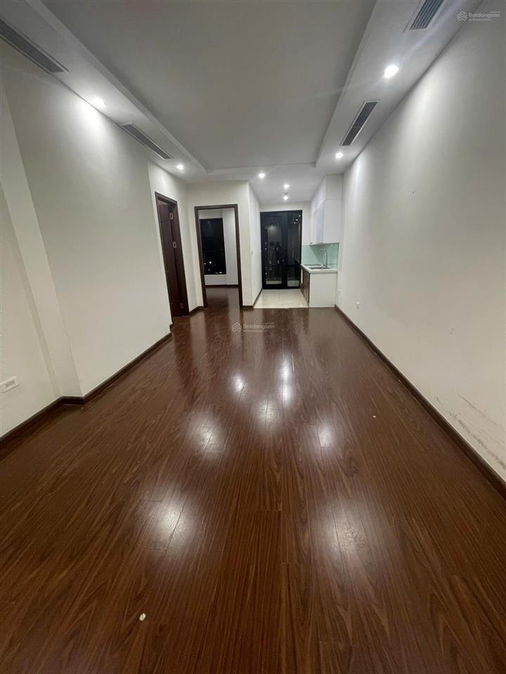 Chính chủ cần bán căn hộ 2 pn 70 m2 chung cư roman plaza. full nội thất. 0985 927 ***