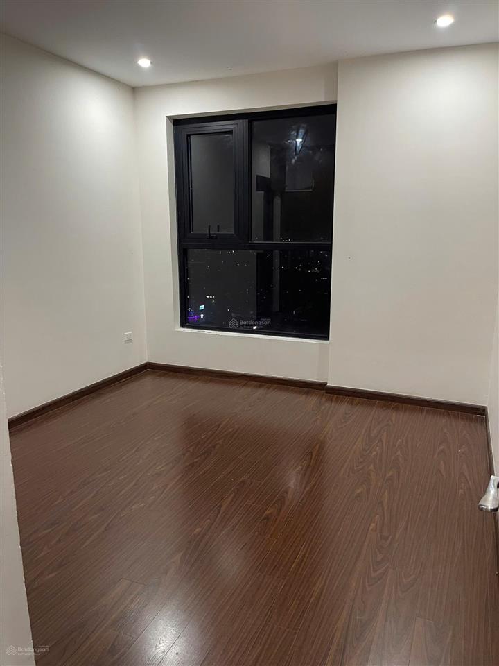 Chính chủ cần bán căn hộ 2 pn 70 m2 chung cư roman plaza. full nội thất. 0985 927 ***