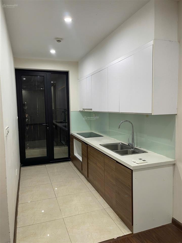 Chính chủ cần bán căn hộ 2 pn 70 m2 chung cư roman plaza. full nội thất. 0985 927 ***