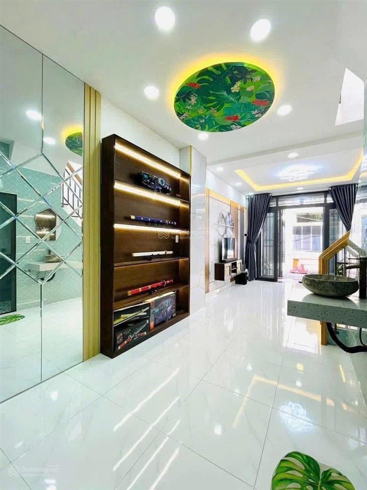 Bán nhà giá ngộp 2,8 tỷ/60m2  nam kỳ khởi nghĩa  gần chùa vĩnh nghiêm, sổ riêng, hẻm xe hơi
