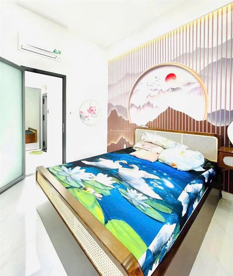 Bán nhà giá ngộp 2,8 tỷ/60m2  nam kỳ khởi nghĩa  gần chùa vĩnh nghiêm, sổ riêng, hẻm xe hơi