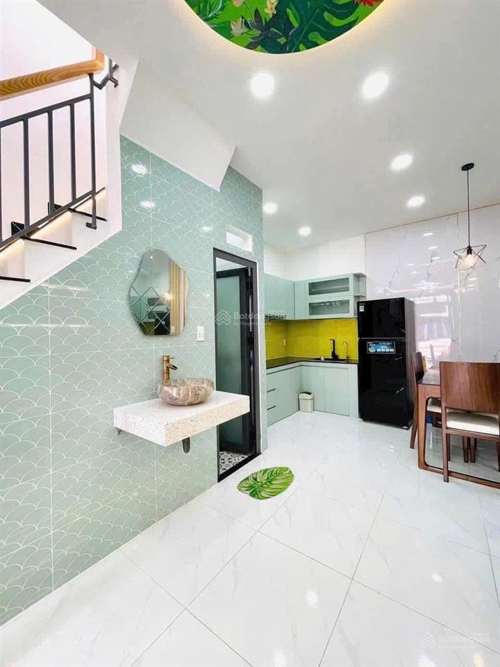 Bán nhà giá ngộp 2,8 tỷ/60m2  nam kỳ khởi nghĩa  gần chùa vĩnh nghiêm, sổ riêng, hẻm xe hơi