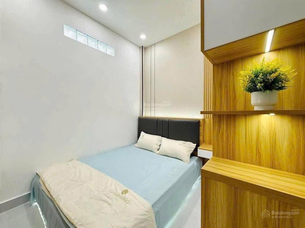 Bán nhà đường cao thắng  gần chợ bàn cờ  giá 4,55 tỷ/70m2  ô tô vào tận nhà  sổ hồng riêng