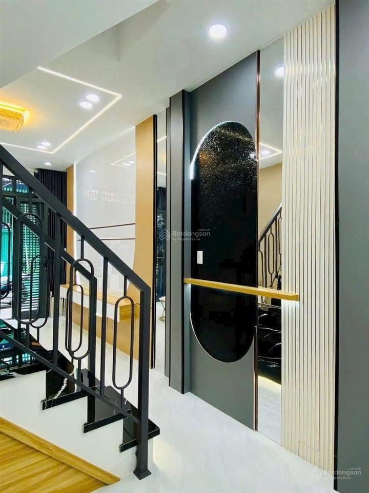Bán nhà đường cao thắng  gần chợ bàn cờ  giá 4,55 tỷ/70m2  ô tô vào tận nhà  sổ hồng riêng
