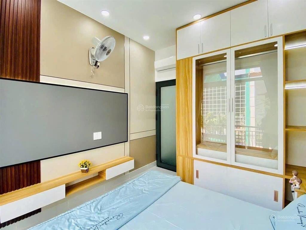 Bán nhà đường cao thắng  gần chợ bàn cờ  giá 4,55 tỷ/70m2  ô tô vào tận nhà  sổ hồng riêng
