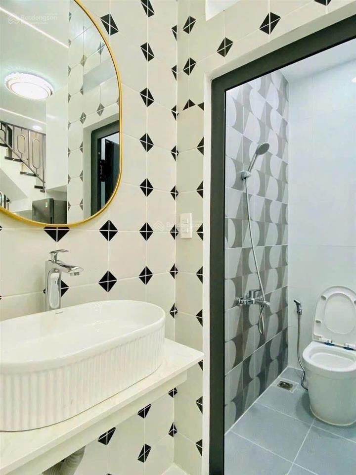 Bán nhà đường cao thắng  gần chợ bàn cờ  giá 4,55 tỷ/70m2  ô tô vào tận nhà  sổ hồng riêng