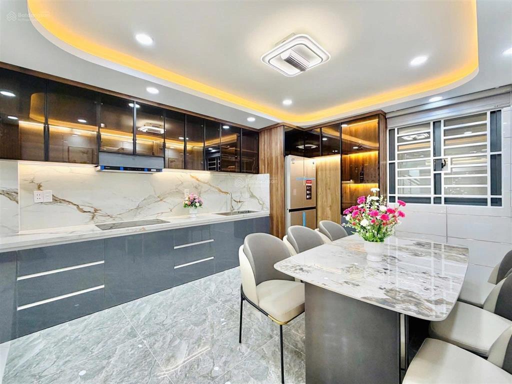 Bán nhà giá ngộp 67,5m2  3 tháng 2, quận 10  gần bv nhi đồng, sổ riêng, dòng tiền sẵn