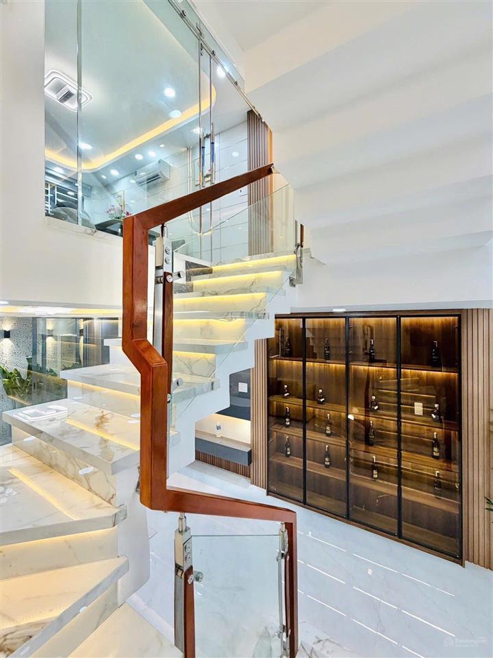 Bán nhà giá ngộp 67,5m2  3 tháng 2, quận 10  gần bv nhi đồng, sổ riêng, dòng tiền sẵn