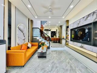 Bán nhà quận 3  giá 2,99 tỷ/60m2, 3pn  nam kỳ khởi nghĩa  vị trí trung tâm, hẻm xe hơi, sổ riêng