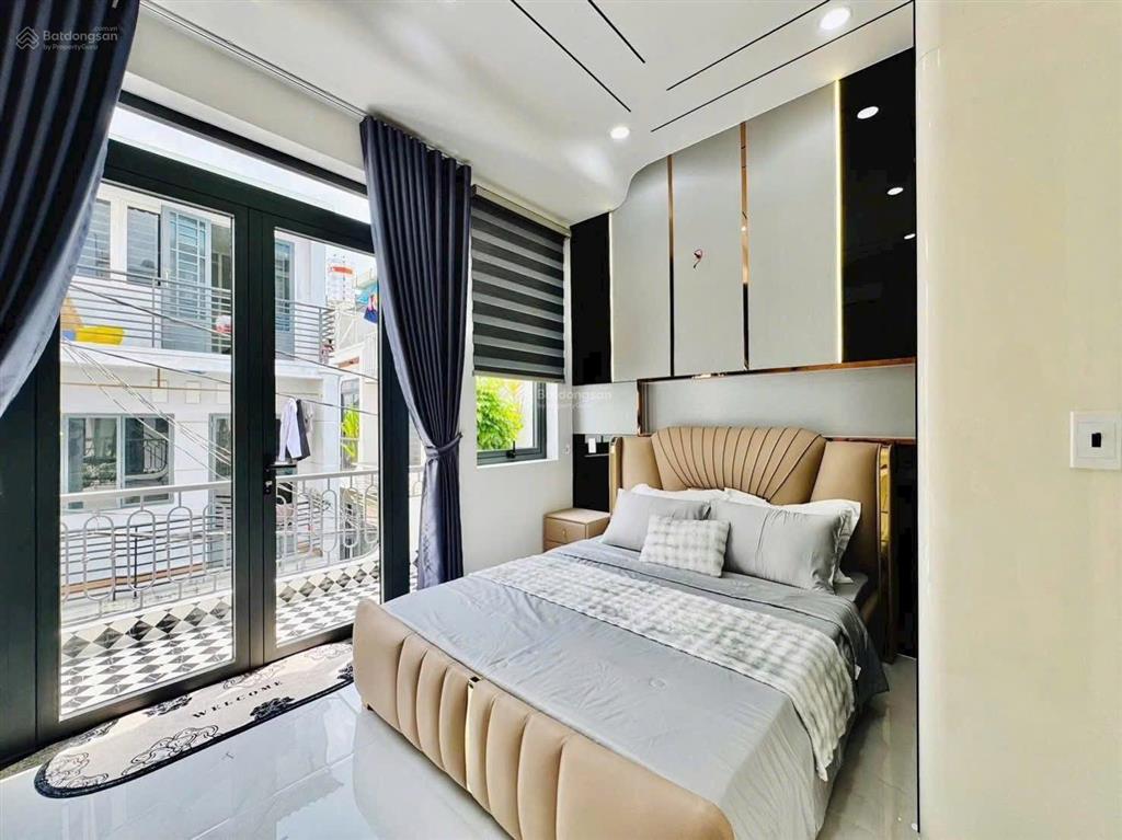 Bán nhà quận 3  giá 2,99 tỷ/60m2, 3pn  nam kỳ khởi nghĩa  vị trí trung tâm, hẻm xe hơi, sổ riêng
