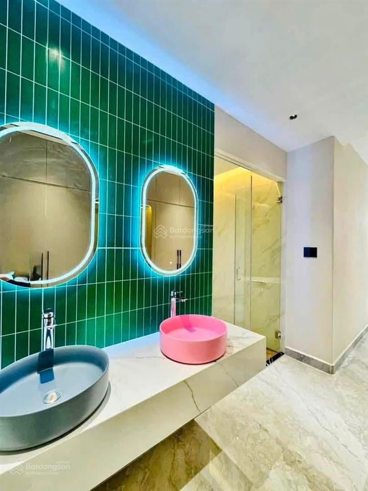 Bán nhà gần chợ trần hữu trang, p11, phú nhuận  1t2l + st  5.9 tỷ/72m2 nhà rộng, sẵn sổ, 4pn