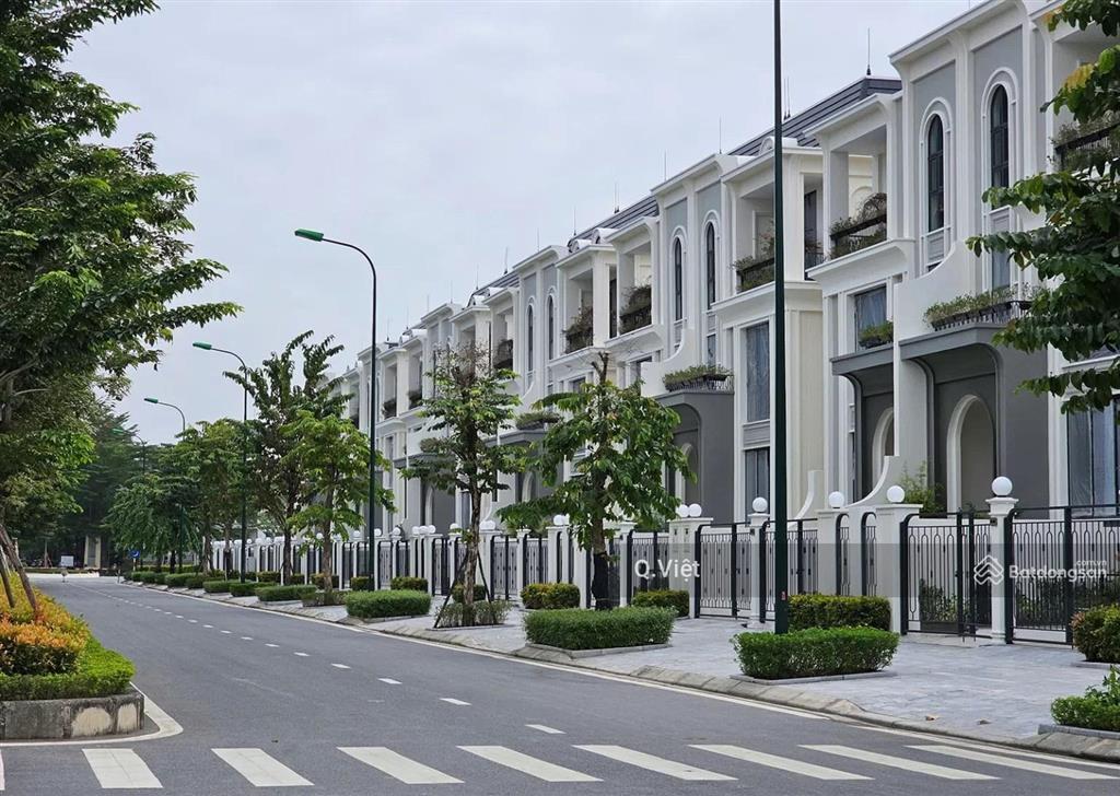 Biệt thự ciputra khu p 180m2 4 tầng có hầm mặt tiền 9m, căn vip đẹp view hồ