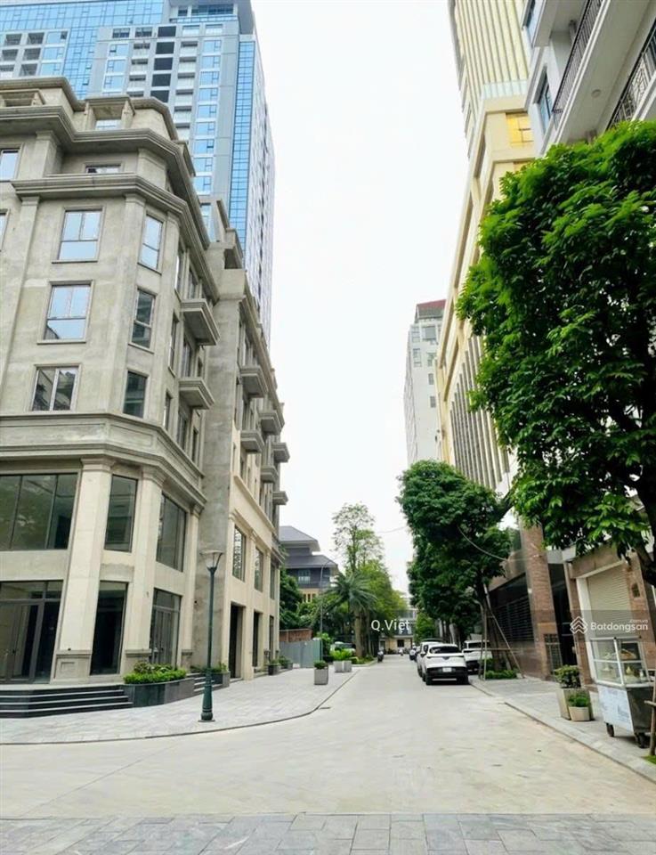 Nhà phố láng hạ, 110m², 8 tầng, 2 thoáng, có hầm, căn đẹp, vị trí đẹp