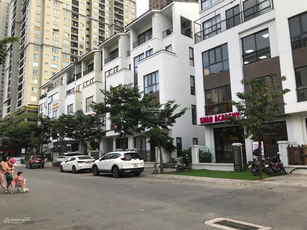 Cho thuê biệt thự hạ đình 214 nguyễn xiển 155m2 5 tầng mặt tiền 12m đã hoàn thiện có thang máy