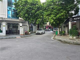 Cho thuê biệt thự hạ đình 214 nguyễn xiển 155m2 5 tầng mặt tiền 12m đã hoàn thiện có thang máy