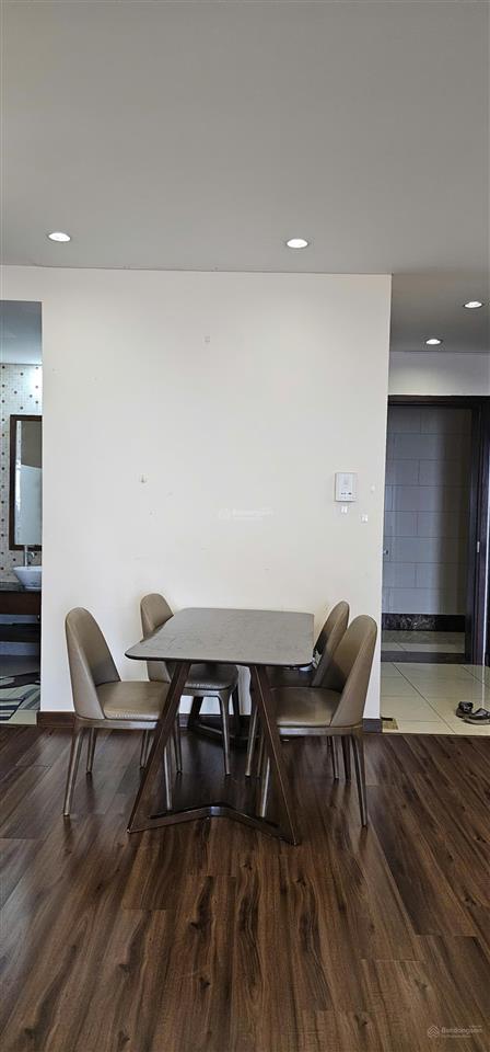 Quận 11  chính chủ the everrich i, 21 triệu, 116m2, 2pn, 2wc, hướng đông