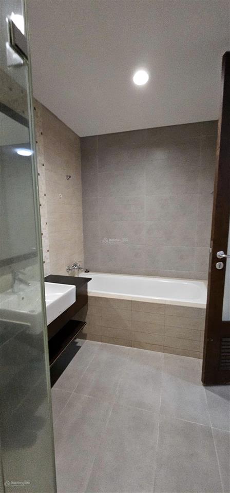 Quận 11  chính chủ the everrich i, 21 triệu, 116m2, 2pn, 2wc, hướng đông