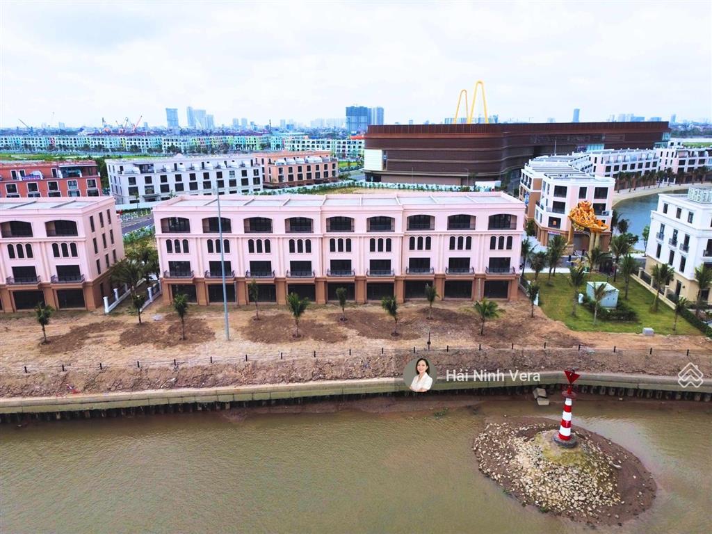 Sử dụng thêm gần 100m² sân vườn riêng ngay sau nhà tại liền kề đảo vua vinhomes vũ yên đv  14