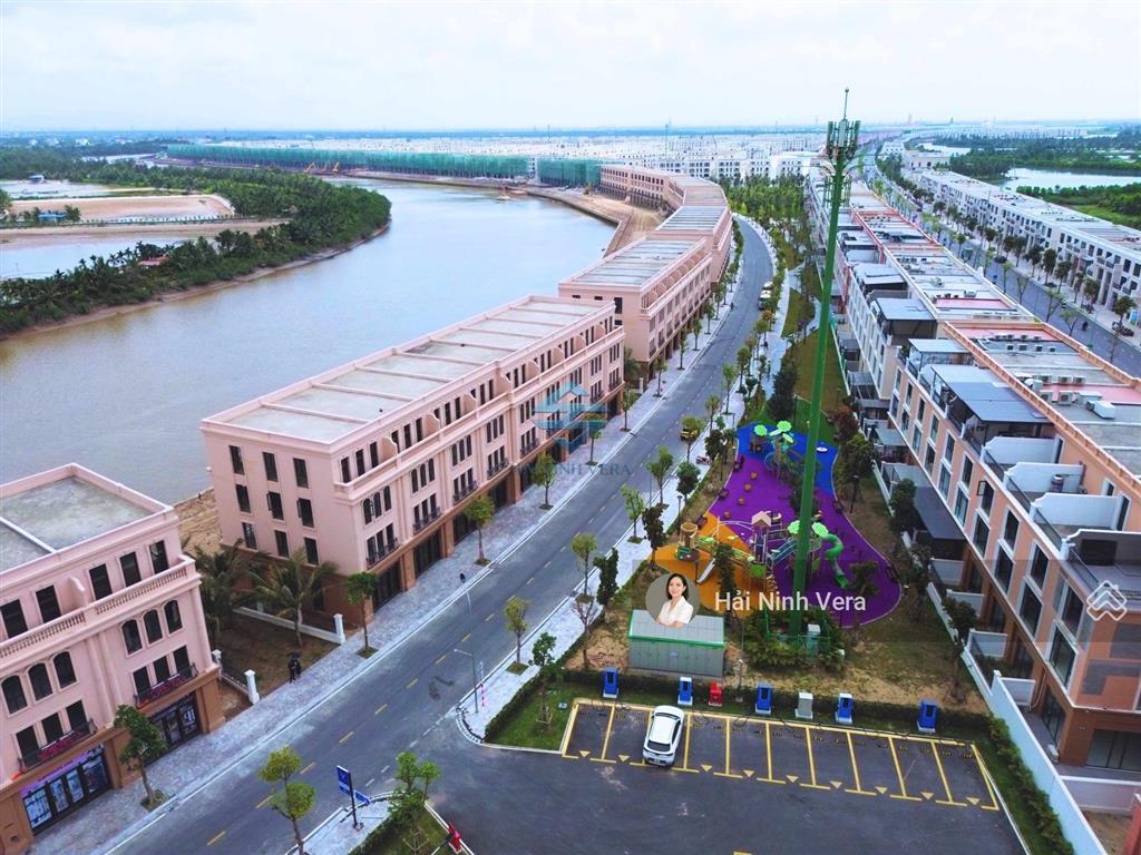 Liền kề đảo vua hiếm có được sử dụng thêm hơn 100m² sân vườn riêng ngay sau nhà tại vinhomes vũ yên