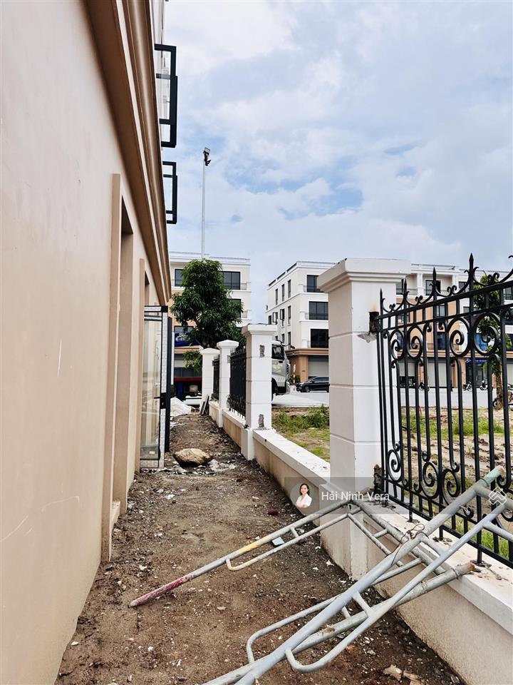 Hiếm có shophouse nào vừa sở hữu gần 200m² sân vườn riêng đường tương lai 36m tại vinhomes vũ yên