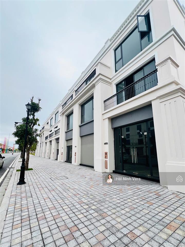 Hiếm có shophouse tla296 tặng vườn riêng 30m2 mặt đường lớn 35m tại vinhomes vũ yên giá 11,8 tỷ