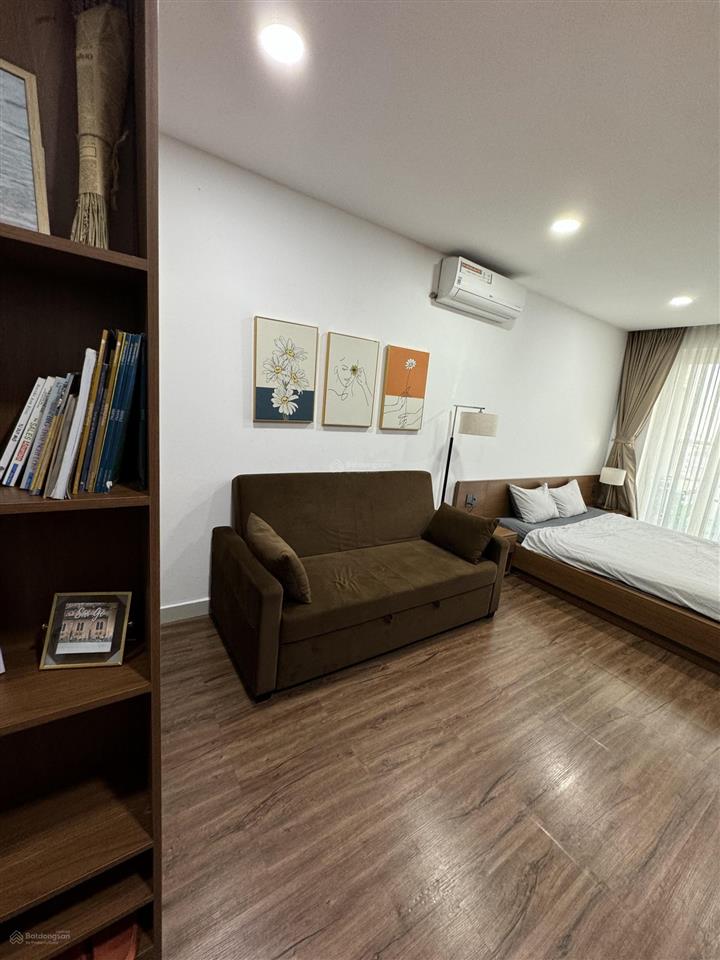 Bán cc sky center, đường phổ quang, 2 tỷ 850 full nội thất, 36,44 m², chính chủ, view đẹp