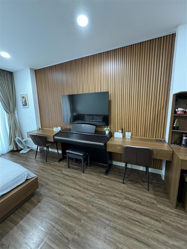 Bán cc sky center, đường phổ quang, 2 tỷ 850 full nội thất, 36,44 m², chính chủ, view đẹp