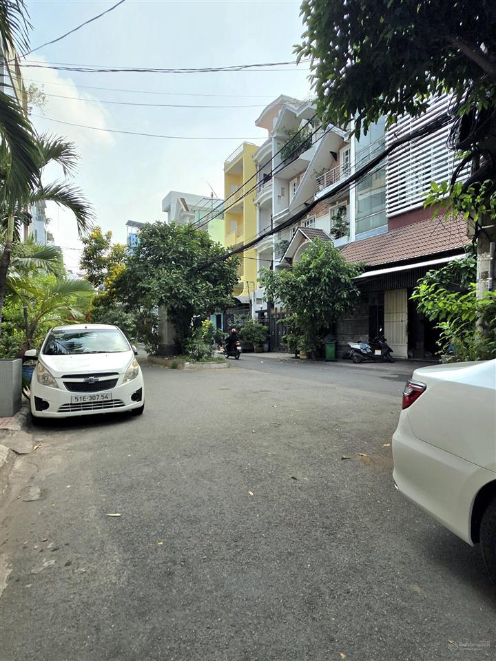 Bán tòa nhà 6 tầng đường ô tô 8m căn góc tại khu vip lạc long quân tổng dtsd 274m2 chỉ hơn 11 tỷ